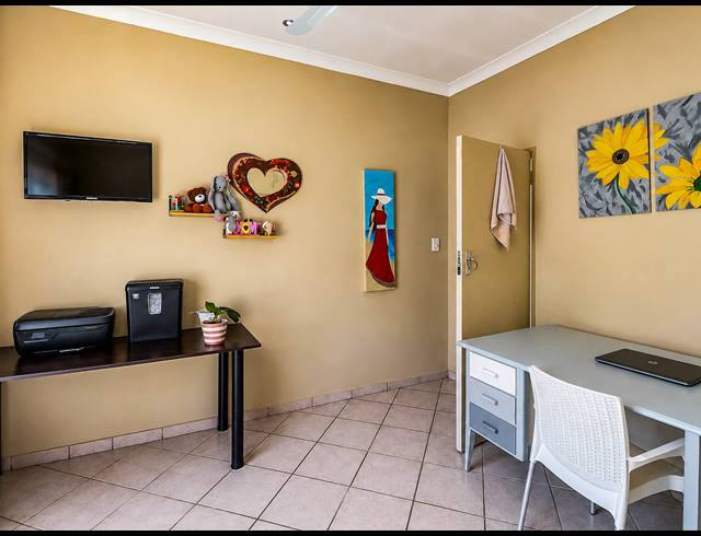 4 BEDROOM HOUSE FOR SALE IN LYTTELTON MANOR